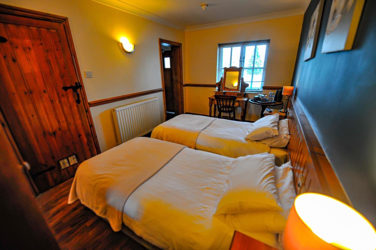 The Coachman Pub, Hartford, Room Only Hartford  Экстерьер фото