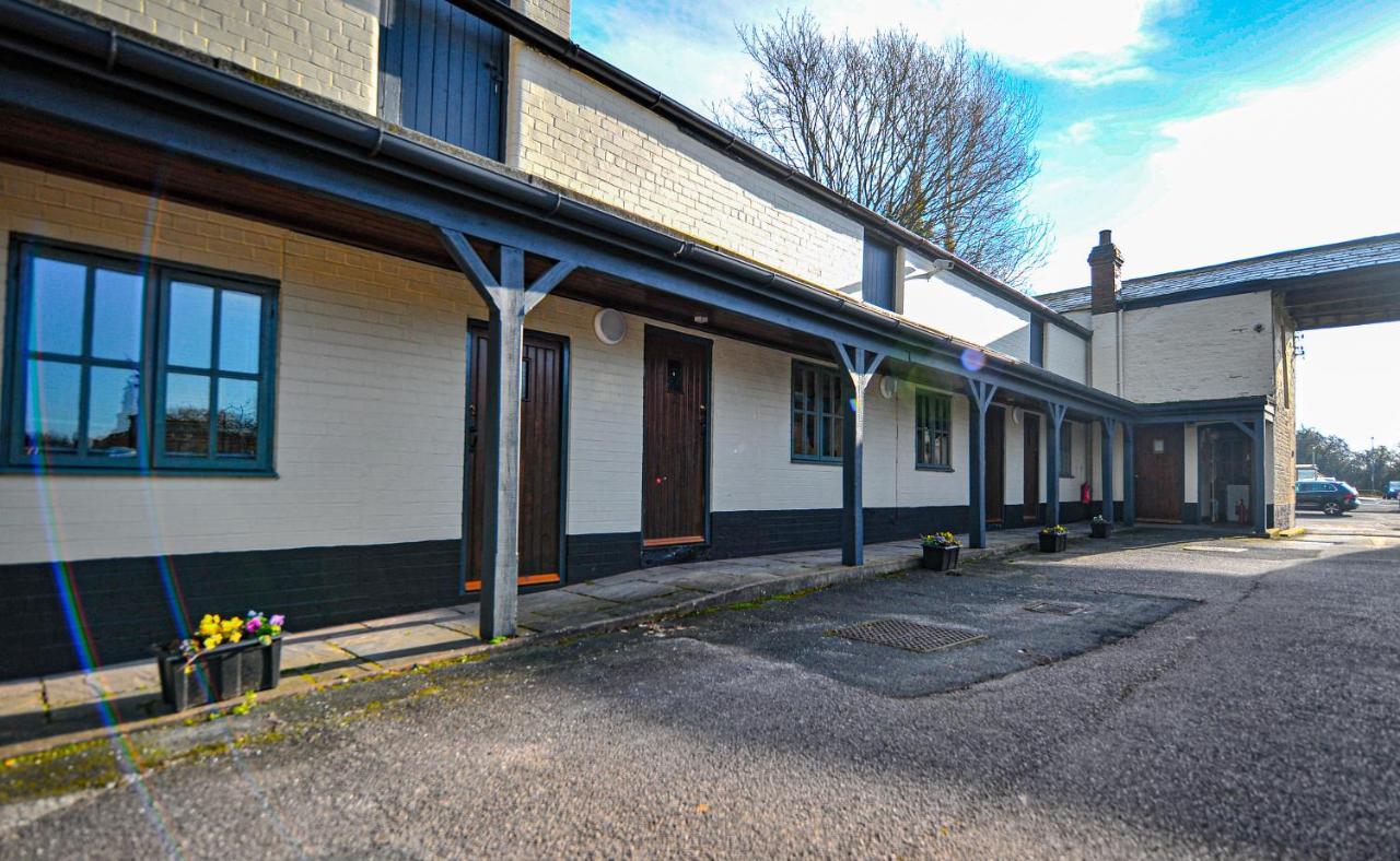 The Coachman Pub, Hartford, Room Only Hartford  Экстерьер фото
