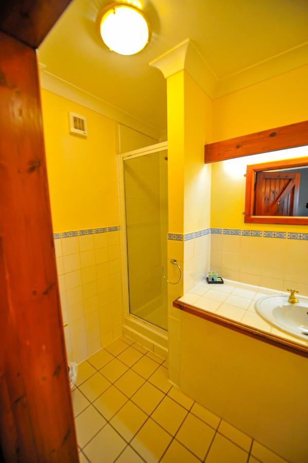The Coachman Pub, Hartford, Room Only Hartford  Экстерьер фото