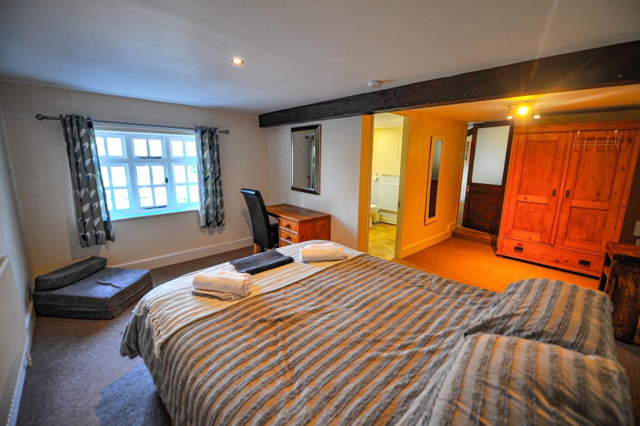 The Coachman Pub, Hartford, Room Only Hartford  Экстерьер фото